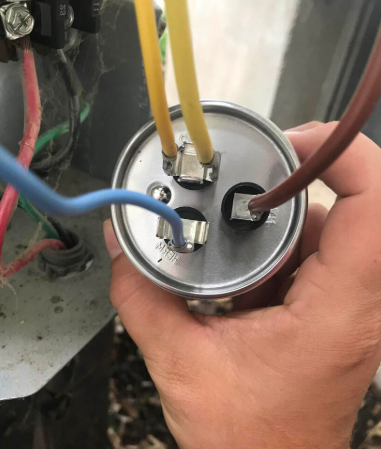 Guide to AC Capacitor Color Codes and Connections