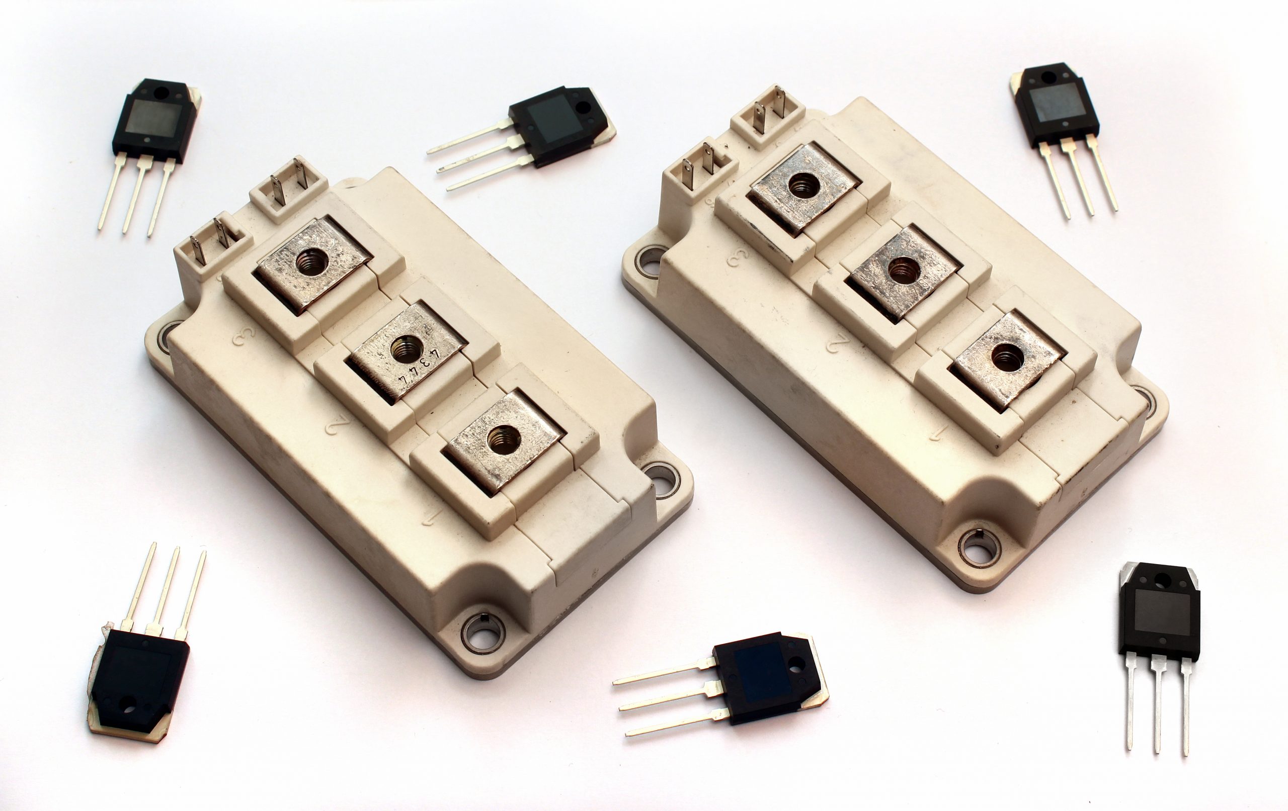 Insulated Gate Bipolar Transistor IGBT