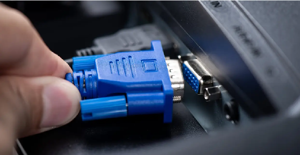 Choosing the Right VGA Cable or Adapter