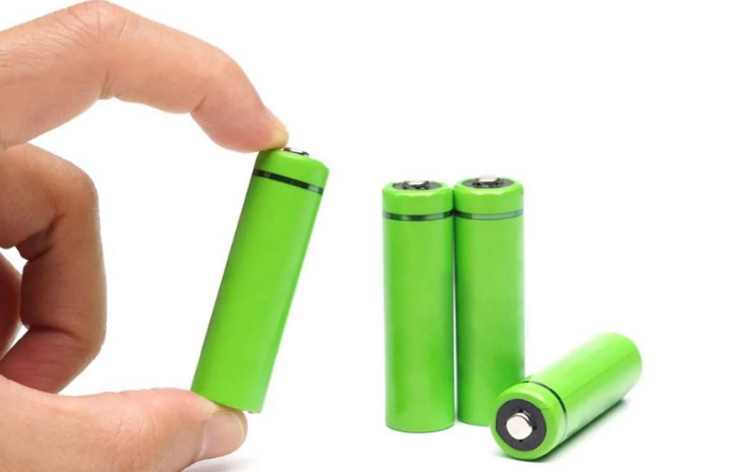 What's the Difference Between Lithium and Lithium-ion Batteries?