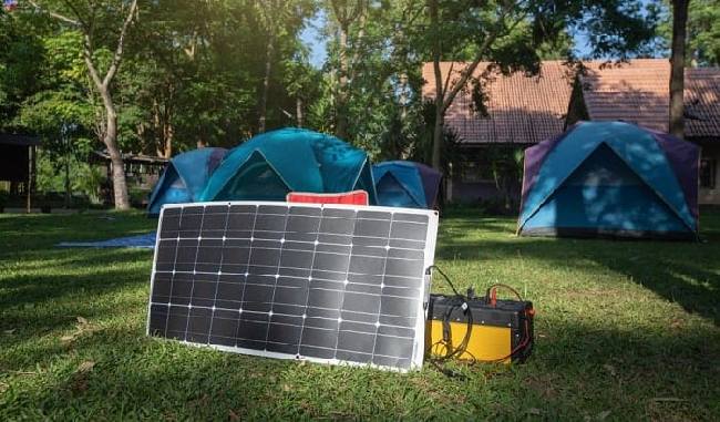 100W Solar Panel Charge a 12V RV Battery
